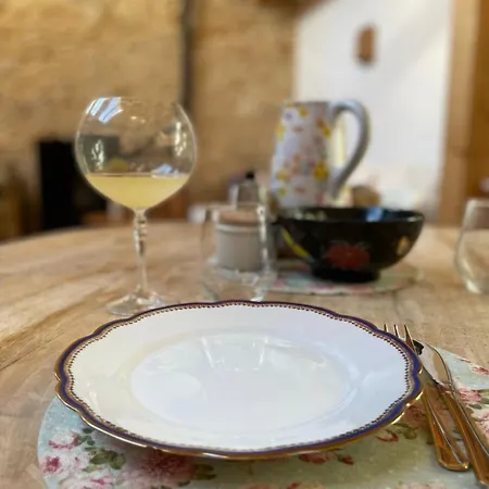 La Casuca De La Iglesia *